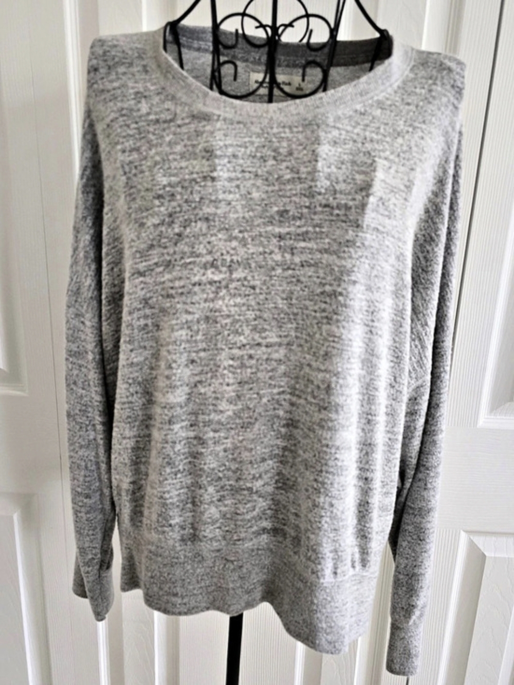 🍂🍁Abercrombie & Fitch Soft A&F Cozy Crew Neck Sweater Gray Large